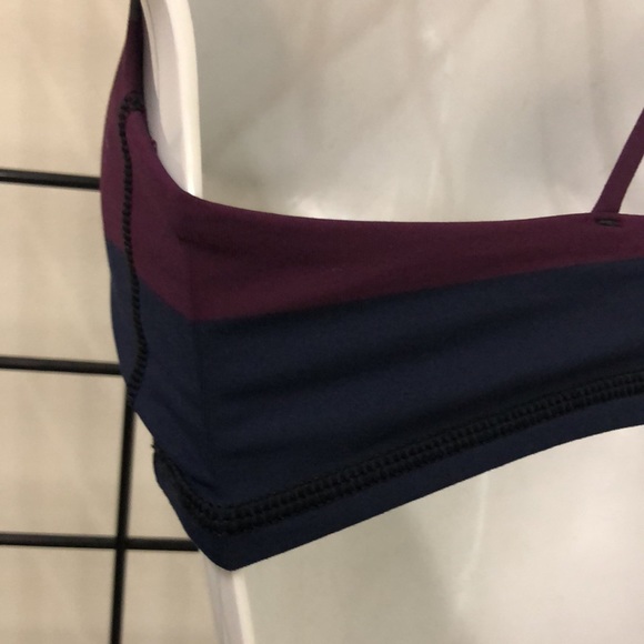 Lululemon sport bra size 2 almost new clean - Picture 3 of 5